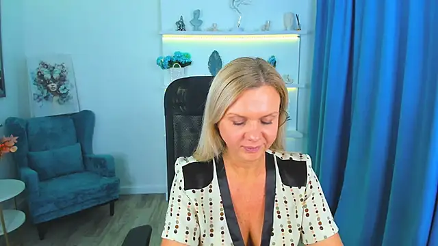 AgathaKlouin live sex cam