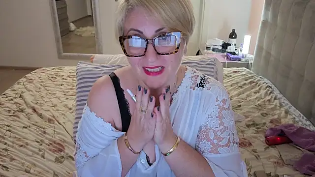 Pumabionda live sex cam