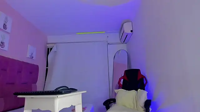 CHANELL_11INCHES live sex cam