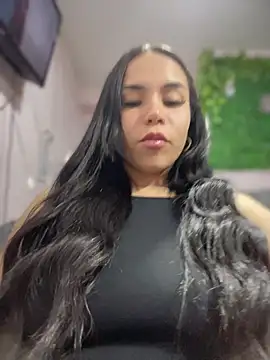 Naatalia live sex cam