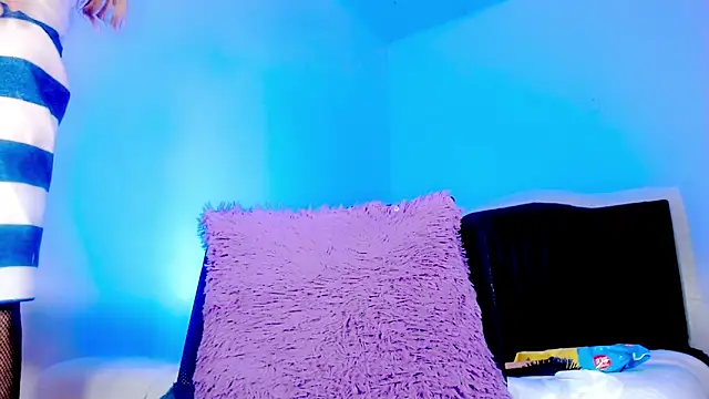 emelly_horny_ live sex cam