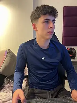 AdrianRinaldi live sex cam