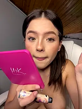 Sofia18_pinkk live sex cam