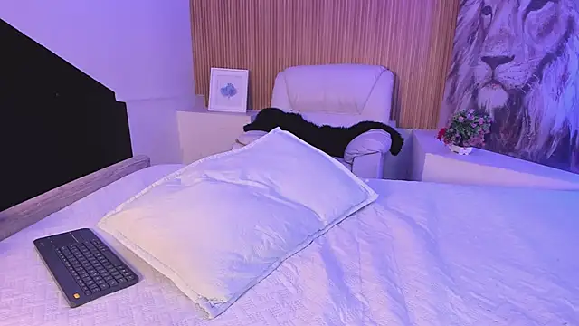 VictoriaMonroee_ live sex cam