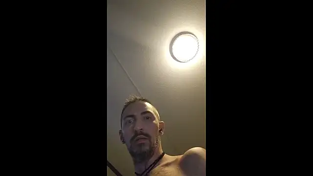 Bi_curious86 live sex cam