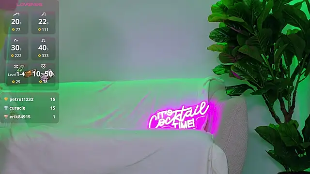 TiaBelle live sex cam