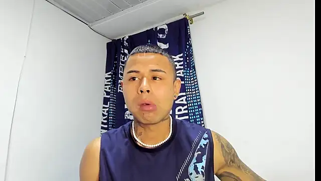 _Logan_Colton_ live sex cam