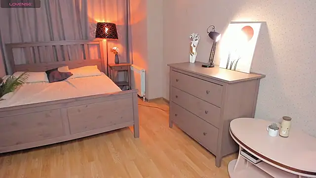 OdellaFrake live sex cam