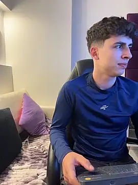 AdrianRinaldi live sex cam