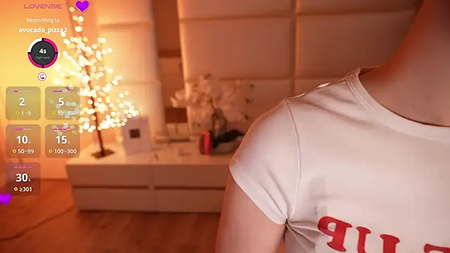 Lilly_Colins live sex cam