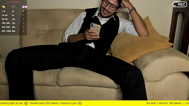 Nicholasrodrii live sex cam