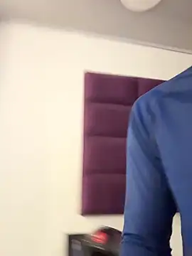 AdrianRinaldi live sex cam