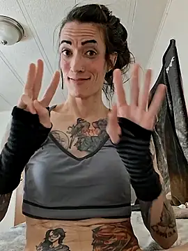 MaitressePomme3 live sex cam