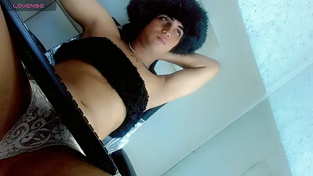 NharkaHott live sex cam