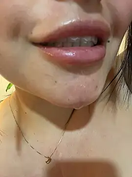 sukhakunis1 live sex cam