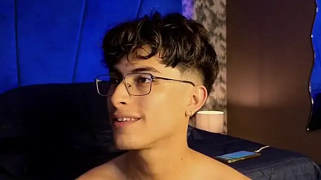 Aaron_Eze live sex cam