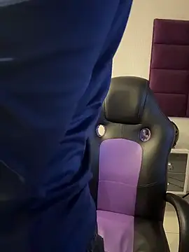 AdrianRinaldi live sex cam