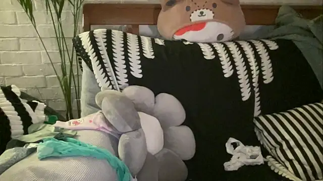 kaithra live sex cam