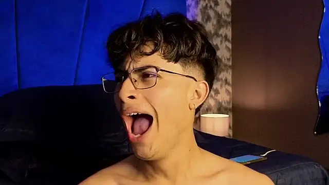 Aaron_Eze live sex cam