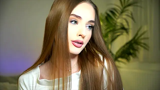 petitegonwiild live sex cam