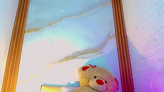 CoralineSweett live sex cam