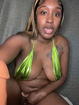 ToyaThick live sex cam