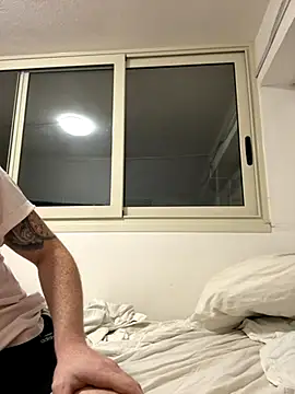 Maicolino96 live sex cam