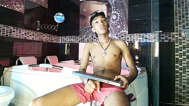 Lucass_Blaze live sex cam