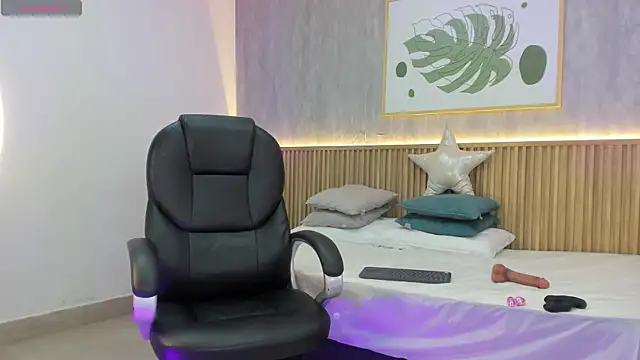 sheyla_meow live sex cam