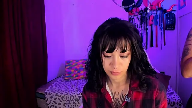 dungeongirls live sex cam