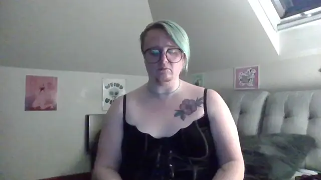 queerlyjaz live sex cam