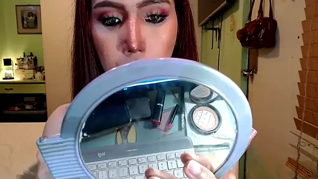 Ezradeliciosa live sex cam