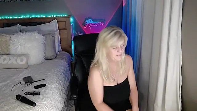 Lenaxox live sex cam