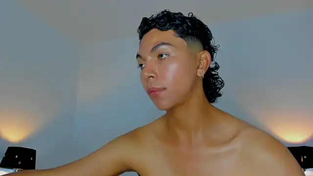 xhenisa_ live sex cam