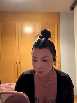 Noeliagglow live sex cam