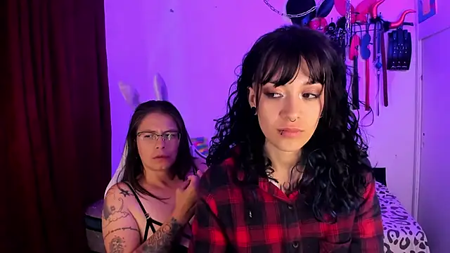 dungeongirls live sex cam