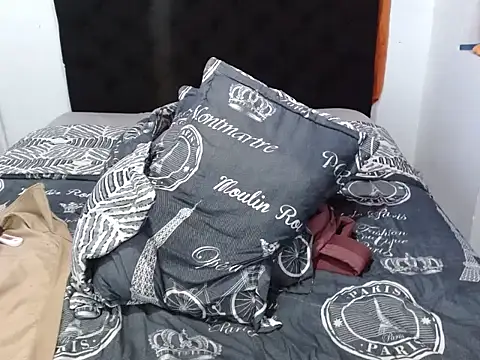 luna_grans_777 live sex cam