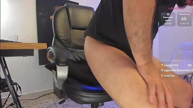 Ethan_Castellano live sex cam