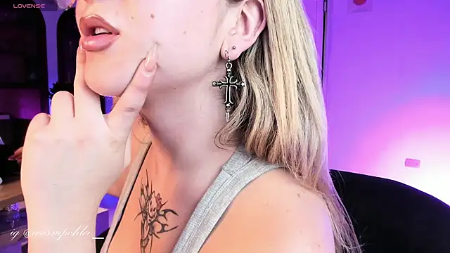 misschloe__ live sex cam