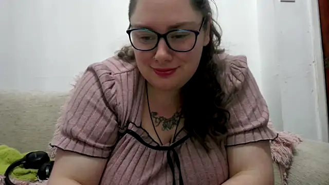 Bustycurves live sex cam