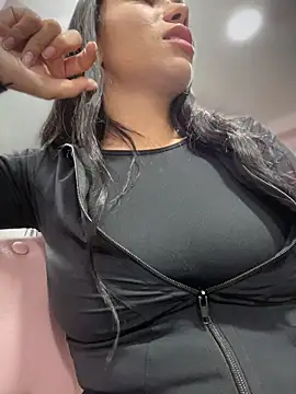 Naatalia live sex cam