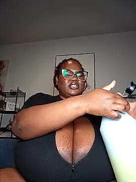 SexyHugeblackTitties live sex cam