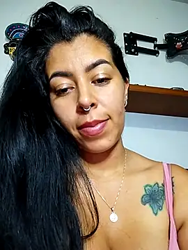Luianna live sex cam