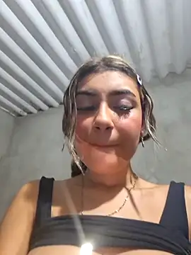 Sweed-virgin-pussy live sex cam