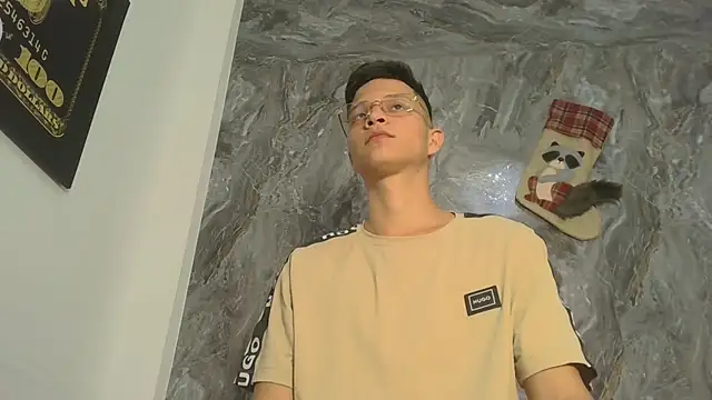 Twinkcock22 live sex cam