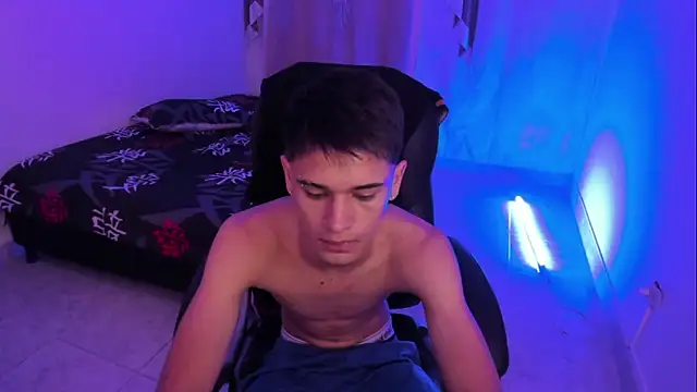 Aron_Boyy live sex cam