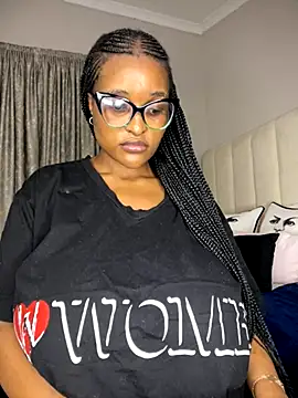 Bustygoddess32 live sex cam