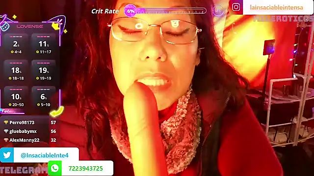 LaInsaciableIntensa live sex cam