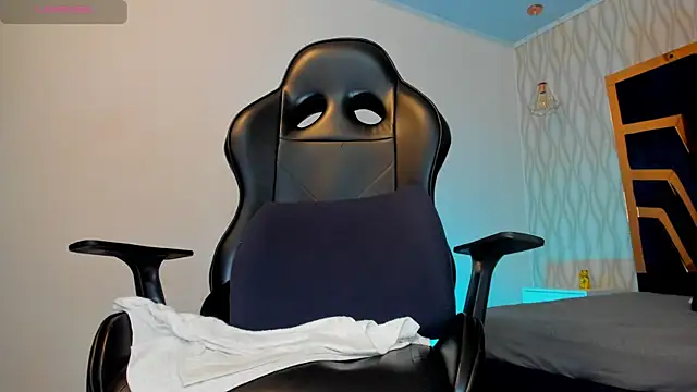 Petesevans live sex cam