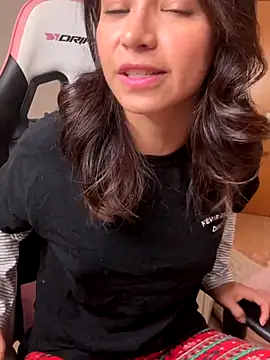 Adriennesexxx live sex cam